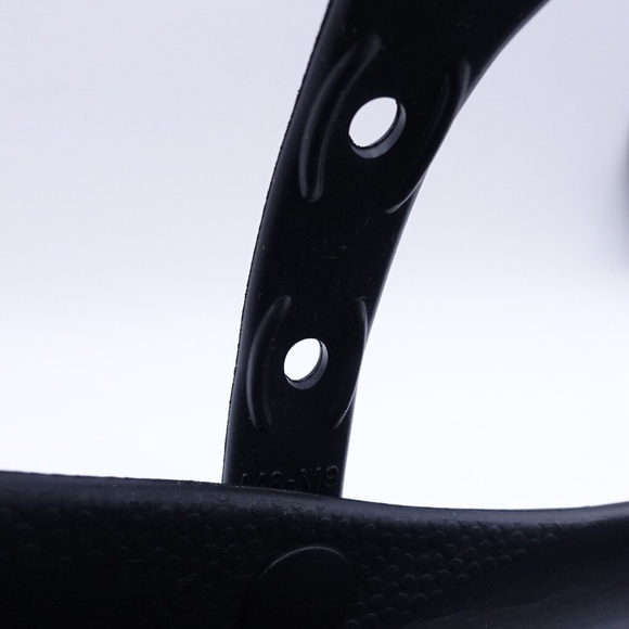 NEW Crocs x 7Eleven Classic Clogs 208272-001 Black/Orange - Picture 7 of 7